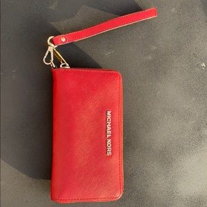 Michael Kors Carryall Wristlet